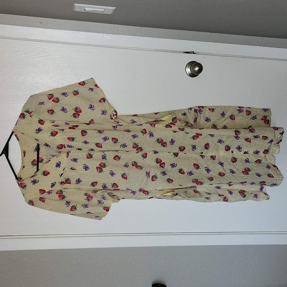 Vintage pajamas strawberries and flowers shirt dress. Pijama
